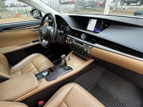Used 2017 Lexus ES 350 image 49