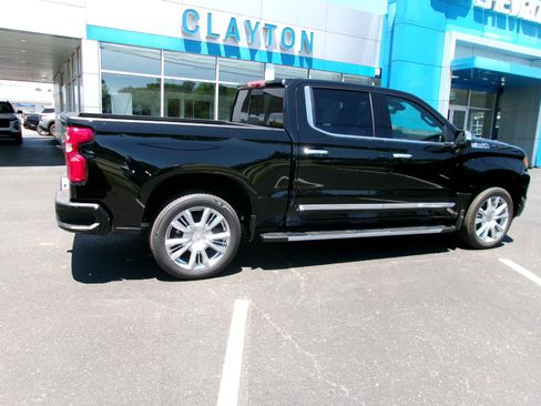 New 2026 Chevrolet Silverado 1500 High Country w/ High Country Premium Package AWD/4WD image 3