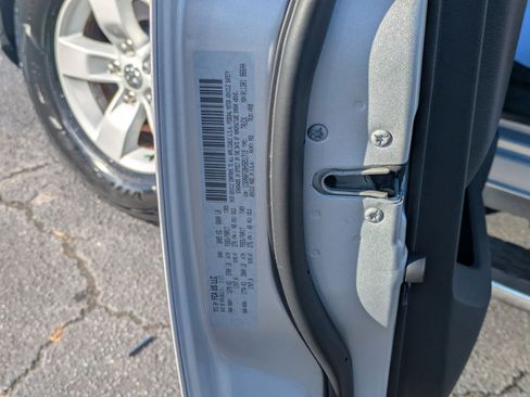 Used 2017 RAM 1500 Express image 34