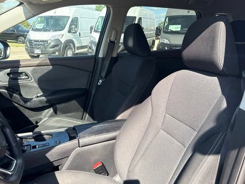 Used 2023 Nissan Rogue S FWD image 11