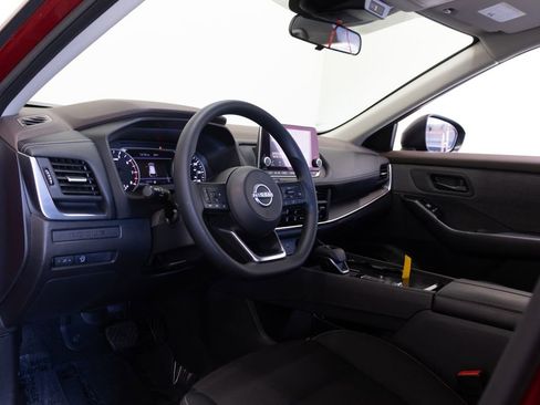 Used 2023 Nissan Rogue S image 17