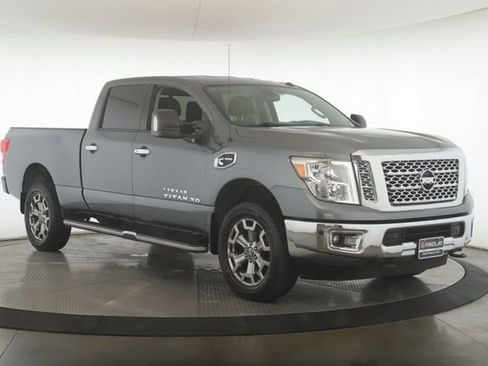 Used 2017 Nissan Titan SV AWD/4WD image 2