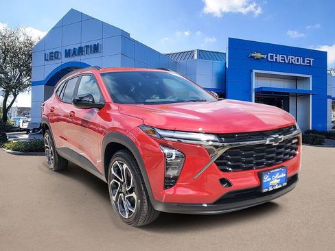 New 2026 Chevrolet Trax RS image 2