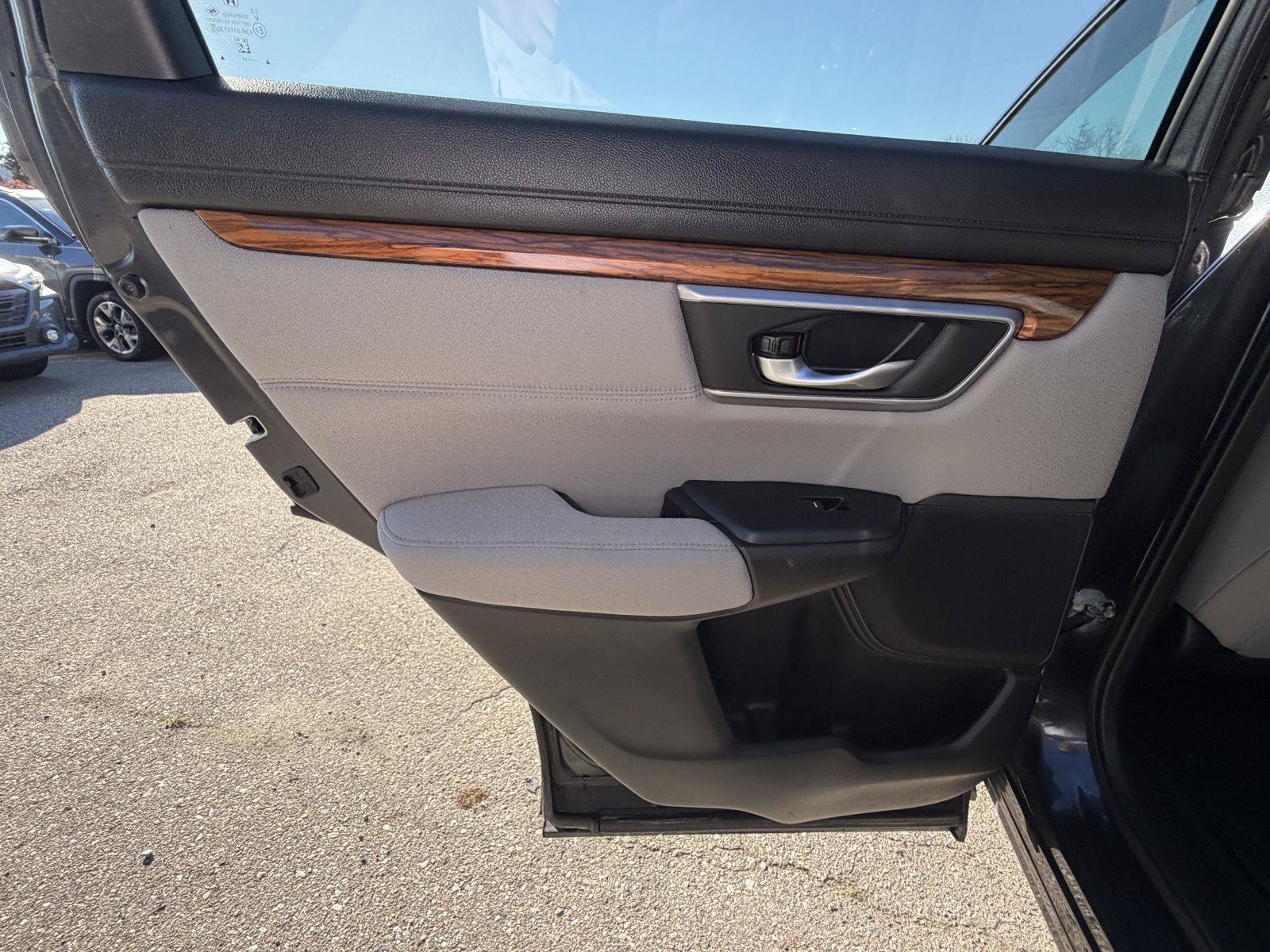 Used 2017 Honda CR-V EX image 18