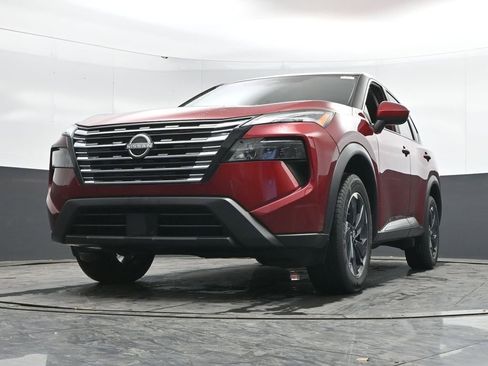 Used 2025 Nissan Rogue SV AWD/4WD image 45