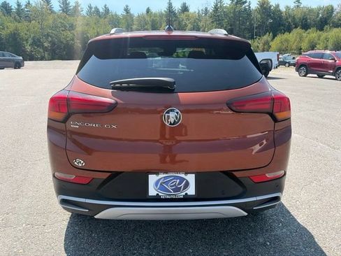 Used 2020 Buick Encore GX Select w/ Advanced Technology Package AWD/4WD image 5