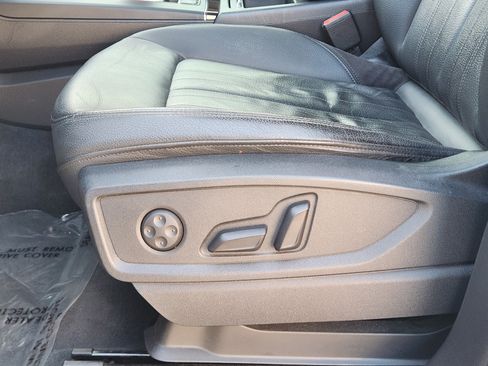 Used 2018 Audi Q5 2.0T Premium Plus w/ Premium Plus Package AWD/4WD image 24