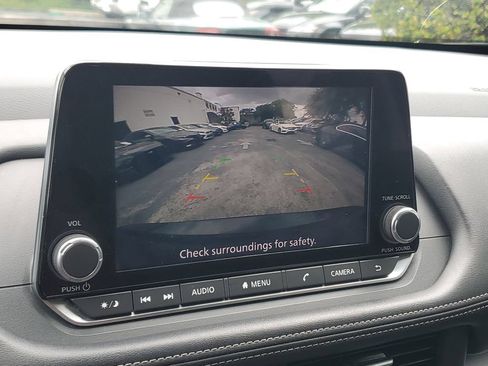Used 2024 Nissan Rogue SV FWD image 27