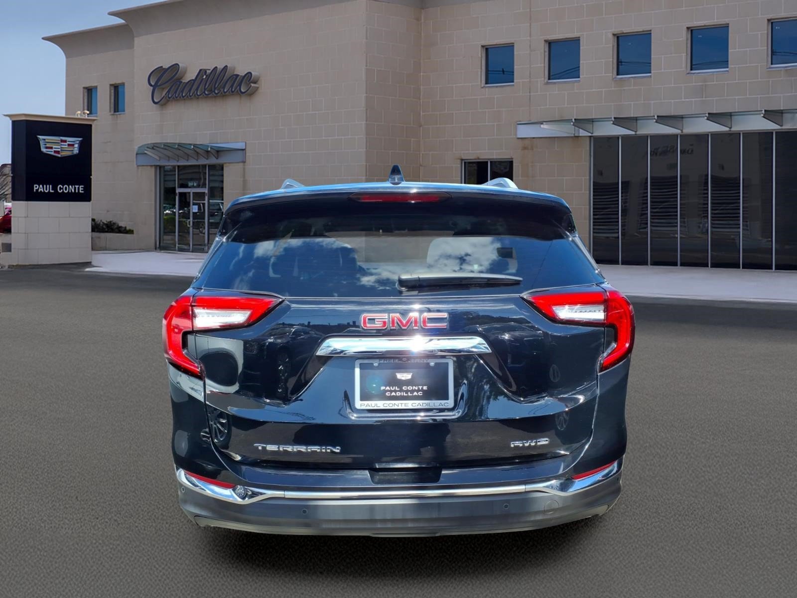 Used 2023 GMC Terrain SLT AWD/4WD image 5