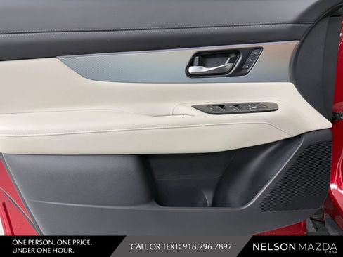 Used 2025 Nissan Murano SL AWD/4WD image 17