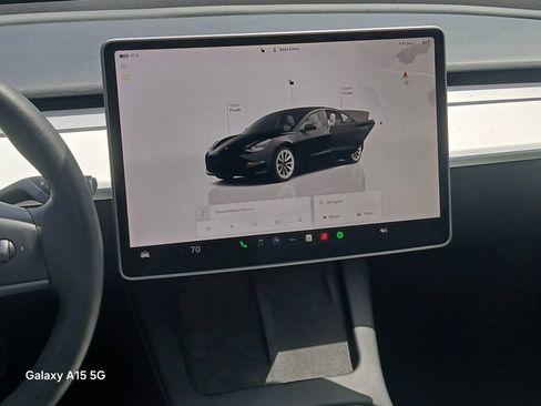 Used 2023 Tesla Model 3 Standard Range image 24