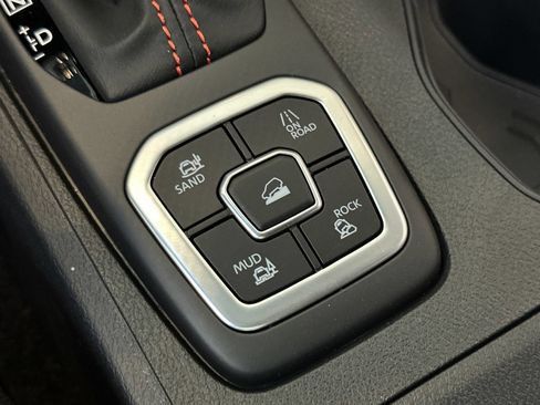 New 2026 Nissan Frontier PRO-4X w/ Pro Premium Package AWD/4WD image 32