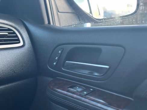 Used 2010 GMC Yukon Denali image 33