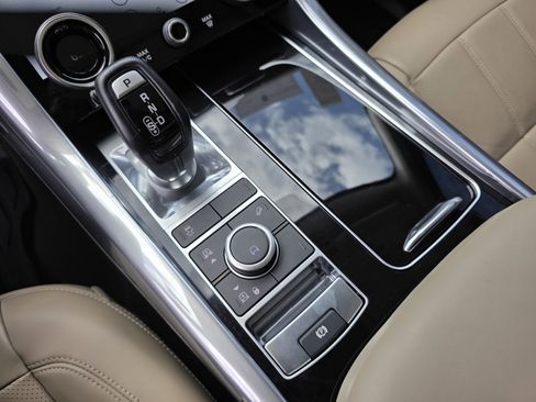 Certified 2022 Land Rover Range Rover Sport HSE Silver Edition image 22