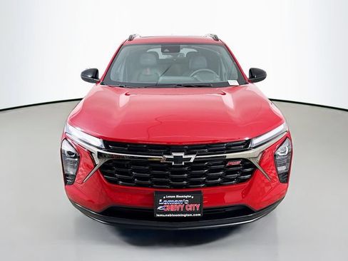 New 2026 Chevrolet Trax RS w/ Sunroof Package FWD image 2