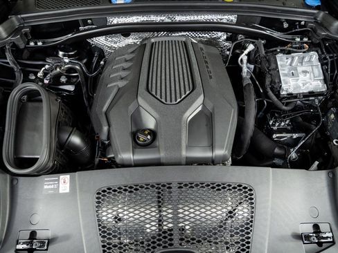 New 2026 Porsche Macan AWD/4WD image 35