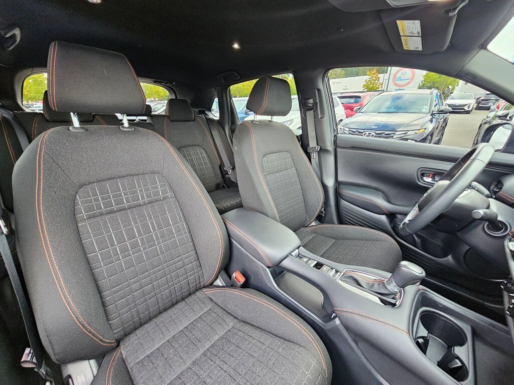 Used 2023 Honda HR-V Sport image 32