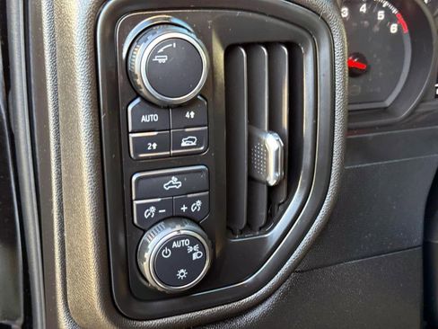 Used 2024 Chevrolet Silverado 1500 Custom image 13