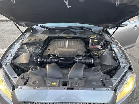 Used 2011 Jaguar XJ image 25