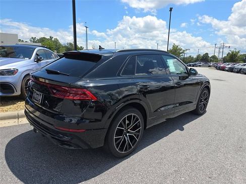 Used 2023 Audi Q8 Prestige AWD/4WD image 3