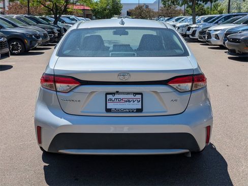Used 2021 Toyota Corolla LE image 5