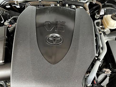 Used 2023 Toyota Tacoma Limited AWD/4WD image 33