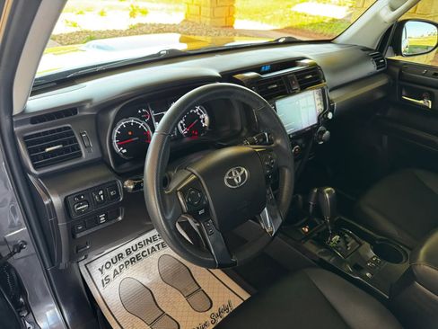 Used 2021 Toyota 4Runner Venture image 10