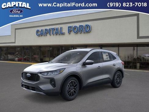 New 2025 Ford Escape SE image 1