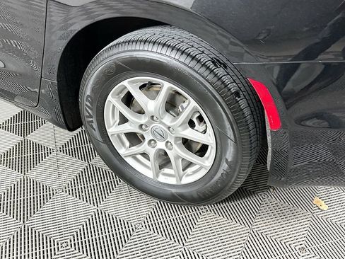 Certified 2024 Chrysler Pacifica Touring-L image 42