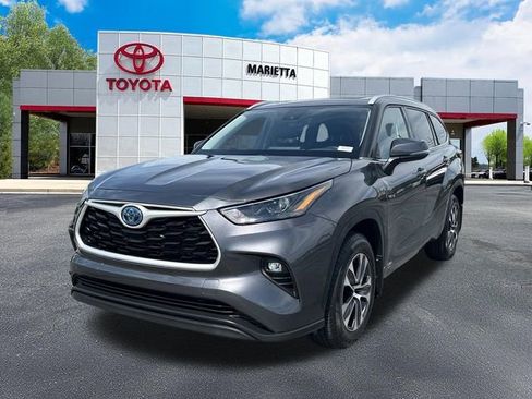 Used 2022 Toyota Highlander XLE AWD/4WD image 28