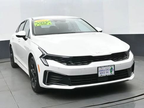Used 2025 Kia K5 LXS image 3