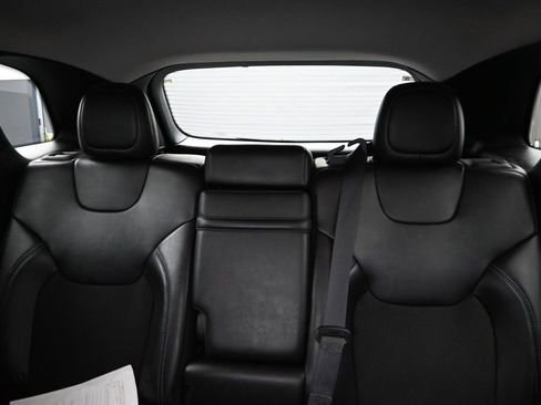 Used 2019 Jeep Cherokee Latitude Plus FWD image 17