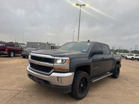 Used 2017 Chevrolet Silverado 1500 LT w/ LT Fleet Convenience Package image 8
