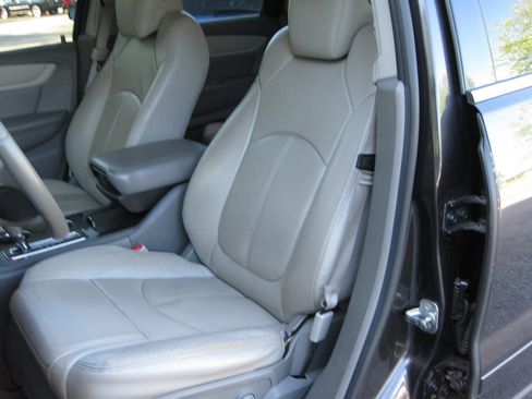 Used 2015 Chevrolet Traverse LT FWD image 20