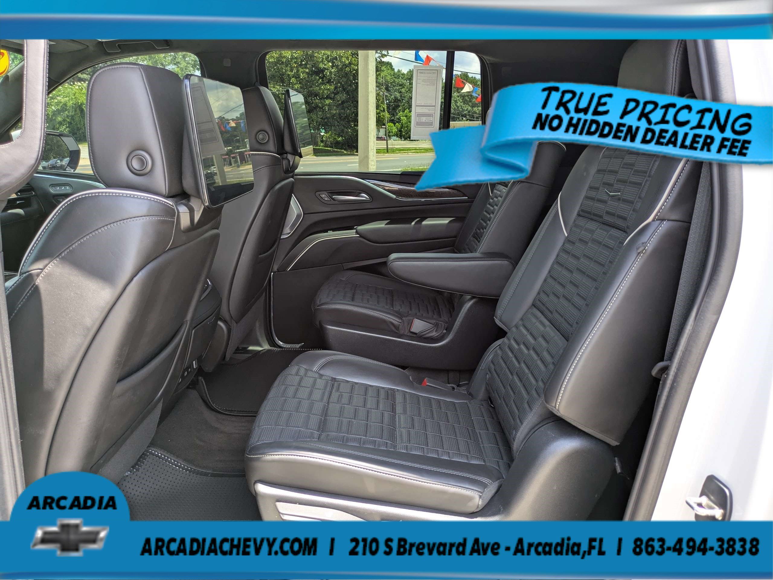 Used 2023 Cadillac Escalade ESV Sport Platinum RWD image 16