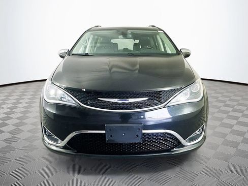 Used 2019 Chrysler Pacifica Limited FWD image 3