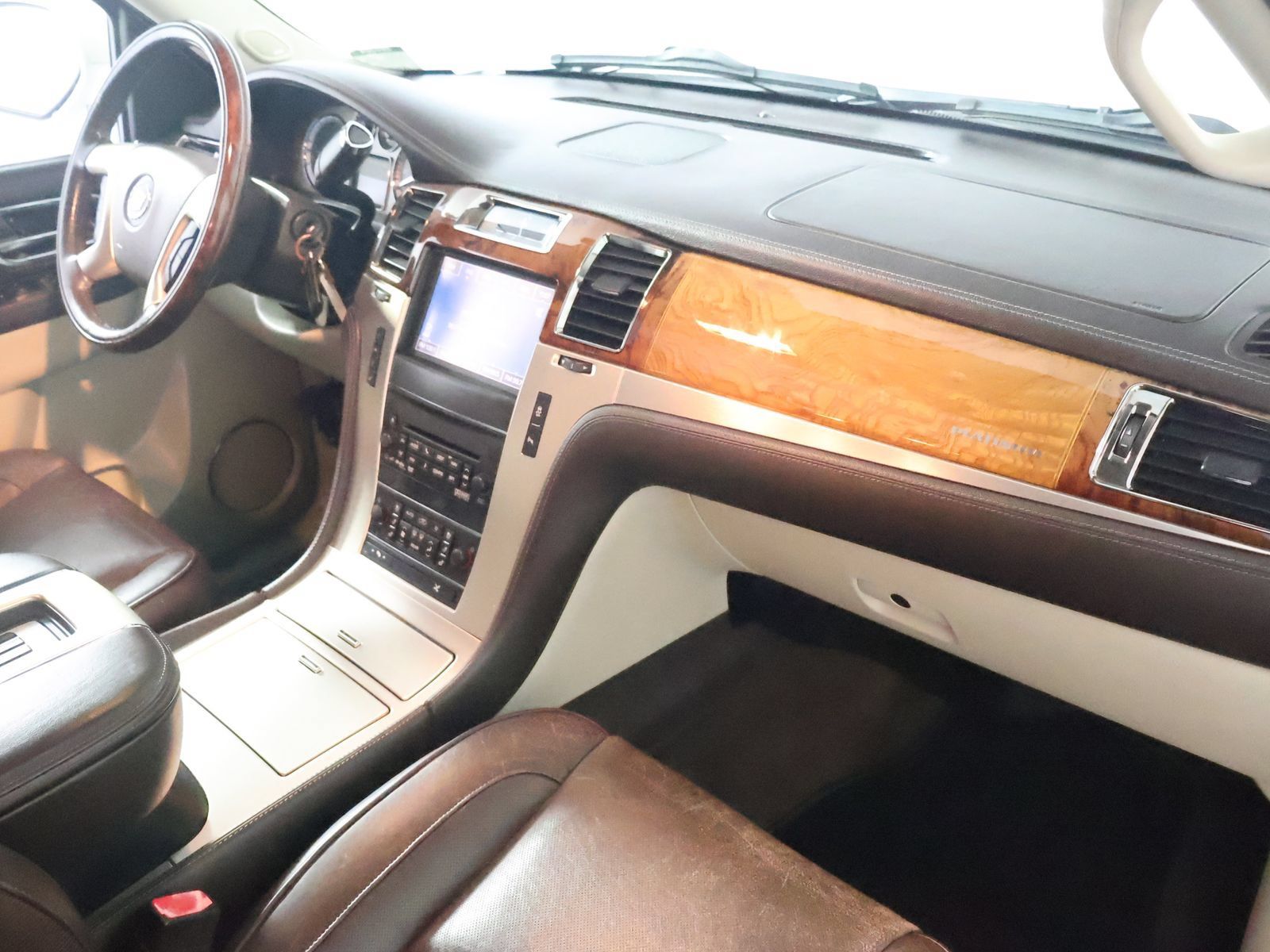 Used 2014 Cadillac Escalade Platinum AWD/4WD image 52