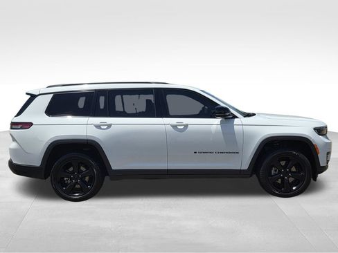 Used 2023 Jeep Grand Cherokee L Laredo AWD/4WD image 5