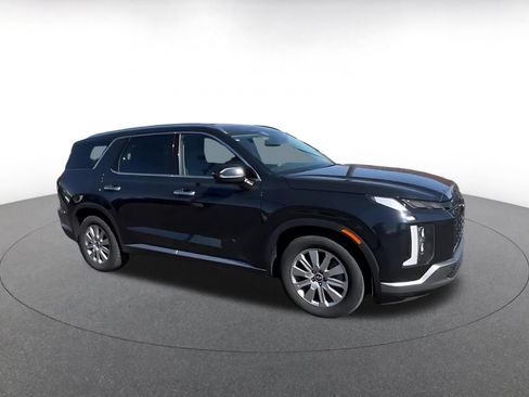 Used 2025 Hyundai Palisade SEL FWD image 2