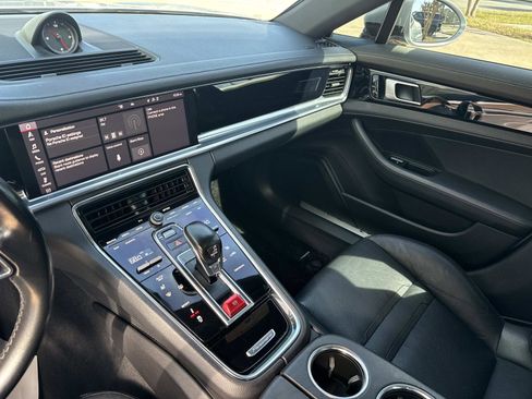 Used 2021 Porsche Panamera Base image 23