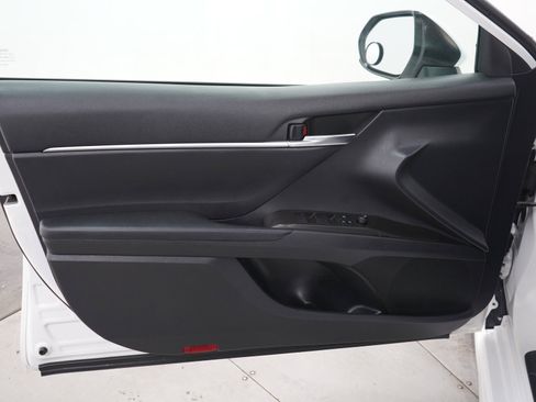 Used 2021 Toyota Camry SE w/ Carpet Mat Package (TMS) FWD image 19