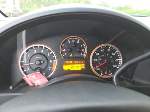 Used 2013 Nissan Titan SV AWD/4WD image 15