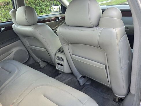 Used 2000 Cadillac De Ville w/ Comfort/Convenience Pkg image 16