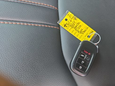 Used 2024 Honda Pilot TrailSport image 37