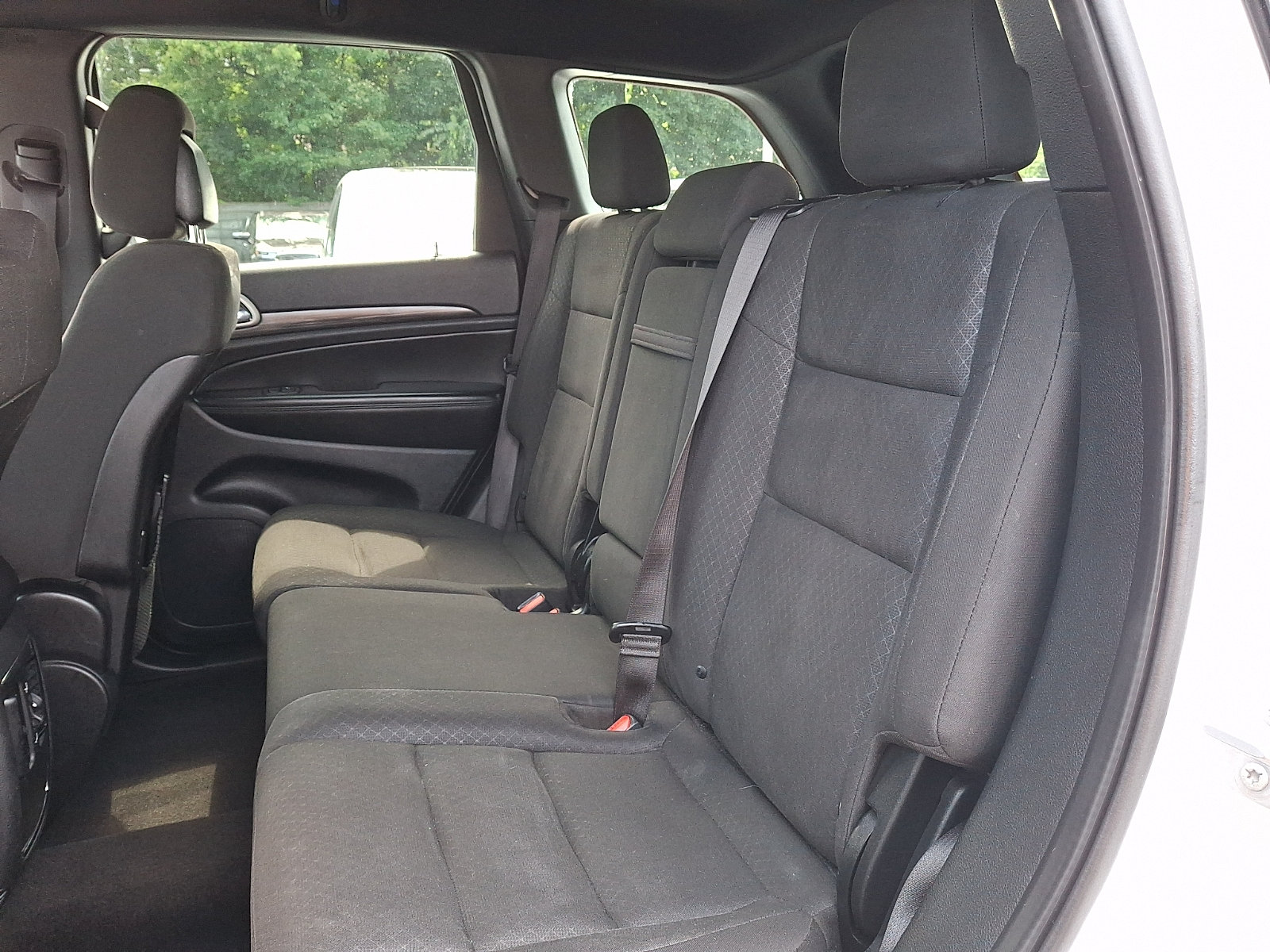 Used 2022 Jeep Grand Cherokee Laredo E AWD/4WD image 9