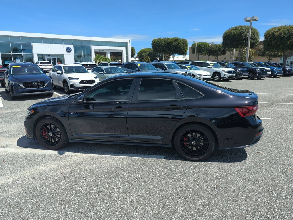 Used 2025 Volkswagen Jetta GLI Autobahn FWD image 10