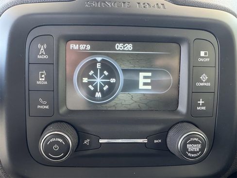 Used 2015 Jeep Renegade Latitude w/ Popular Equipment Group image 34