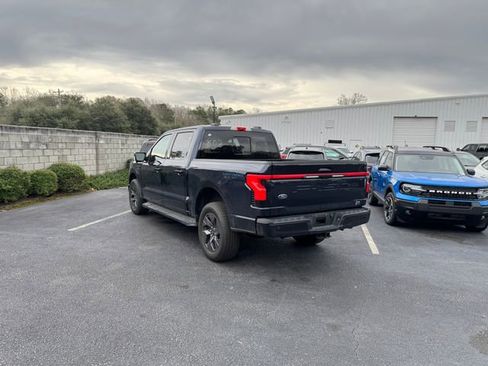 Used 2022 Ford F150 Lightning Lariat image 6