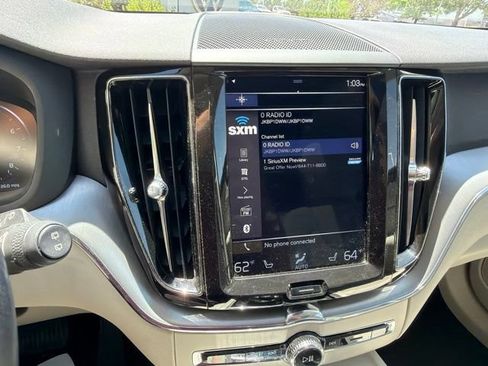 Used 2019 Volvo XC60 T5 Momentum w/ Multimedia Package AWD/4WD image 22