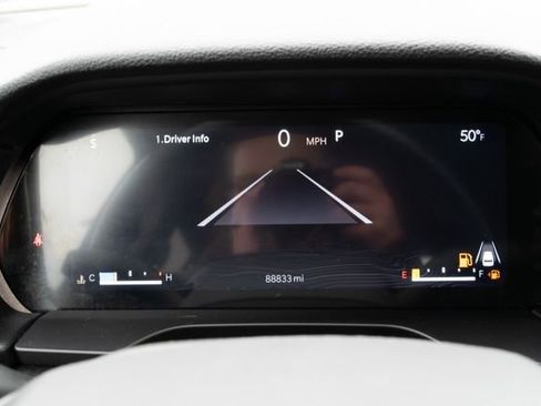 Used 2023 Jeep Grand Cherokee Laredo image 33